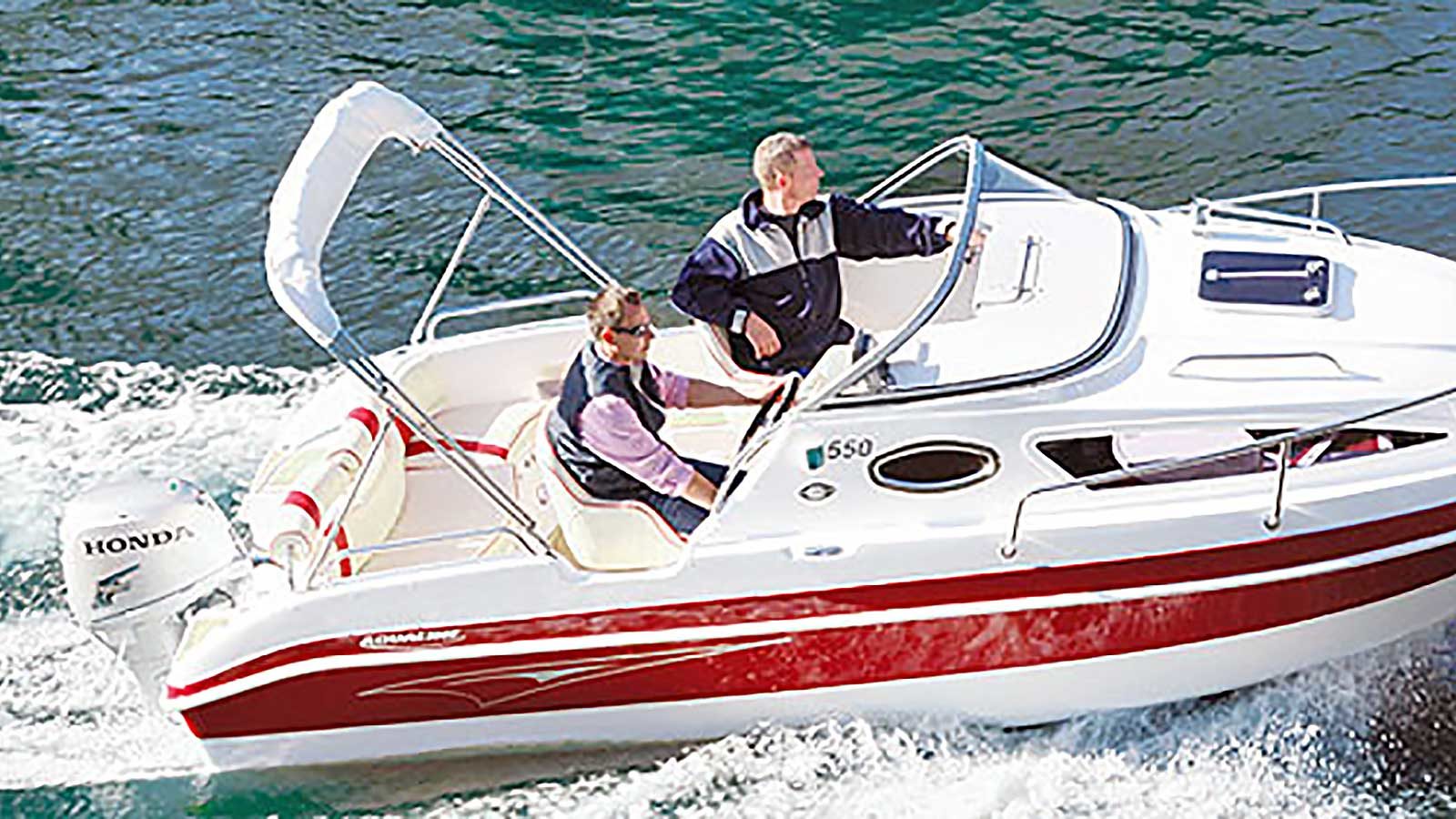 Die Aqualine 550: Ein führerscheinpflichtiges Motorboot